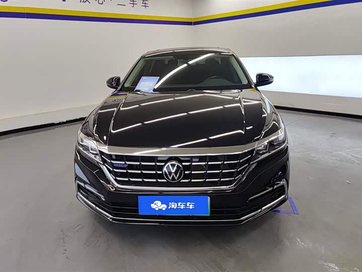 Фото 2 - Volkswagen Passat Hybrid