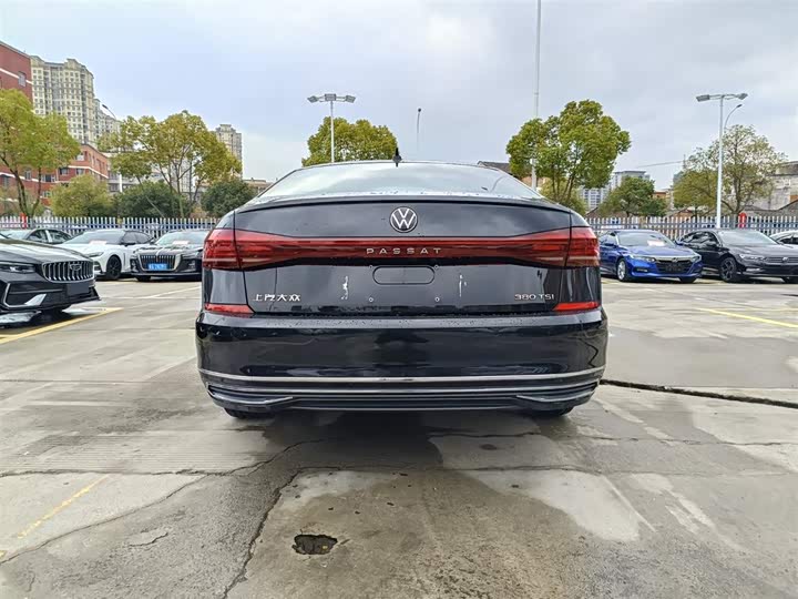 Фото 7 - Volkswagen Passat