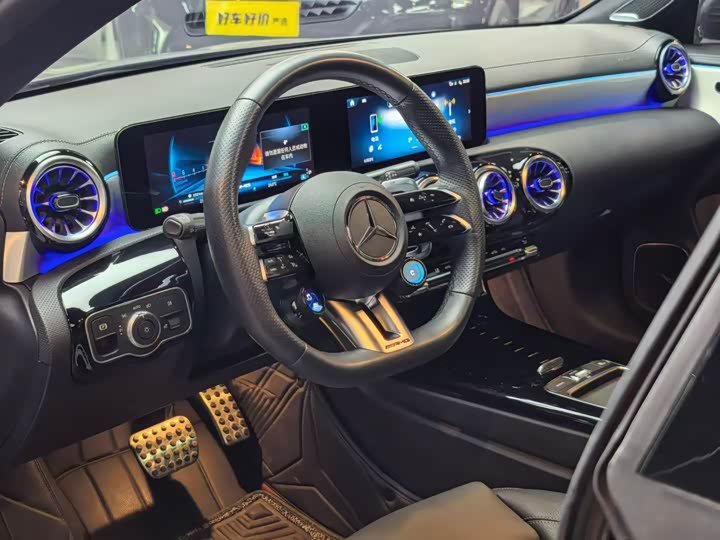 Фото 4 - Mercedes-Benz CLA-Class AMG