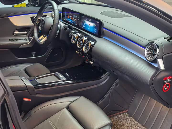 Фото 6 - Mercedes-Benz CLA-Class AMG