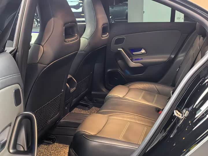 Фото 7 - Mercedes-Benz CLA-Class AMG