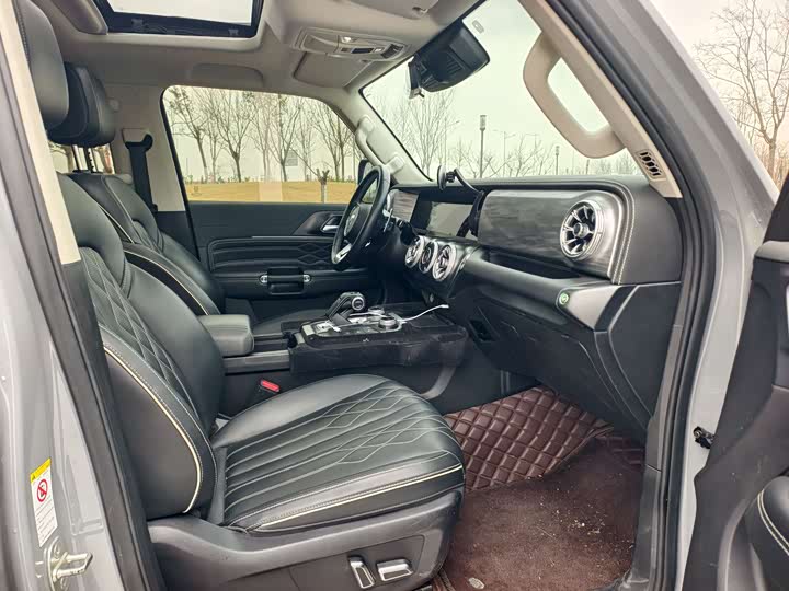 Фото 7 - Tank 300