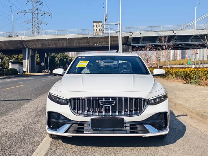 Фото 2 - Geely Preface