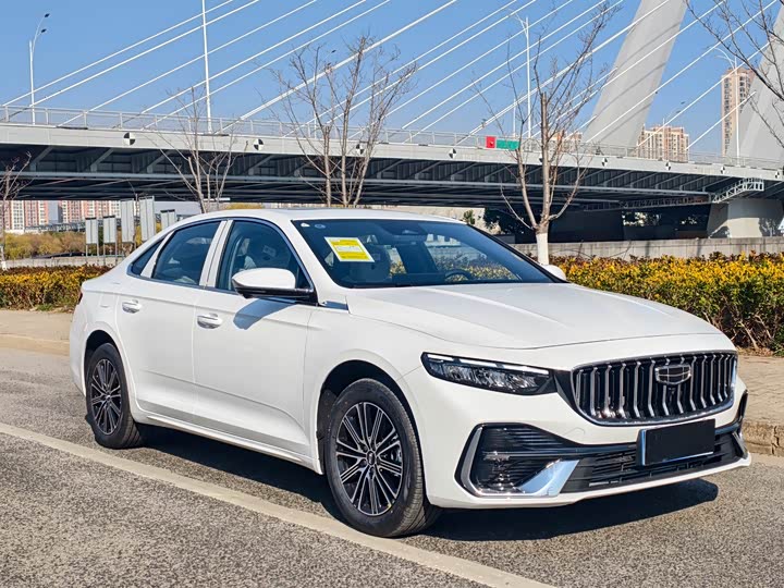 Фото 3 - Geely Preface