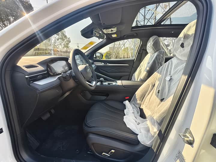 Фото 9 - Geely Preface