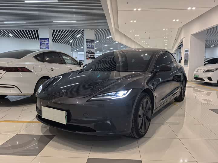 Фото 1 - Tesla Model 3