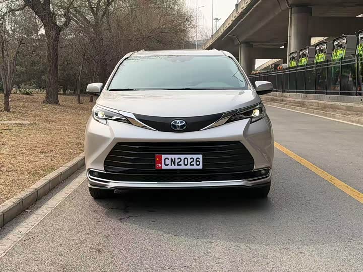Toyota Sienna 2021 2021款 2.5L混动 舒适版