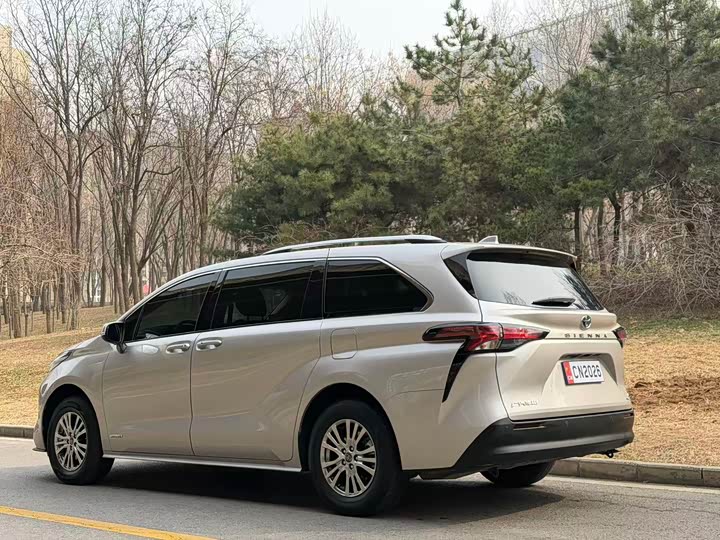 Toyota Sienna 2021 2021款 2.5L混动 舒适版