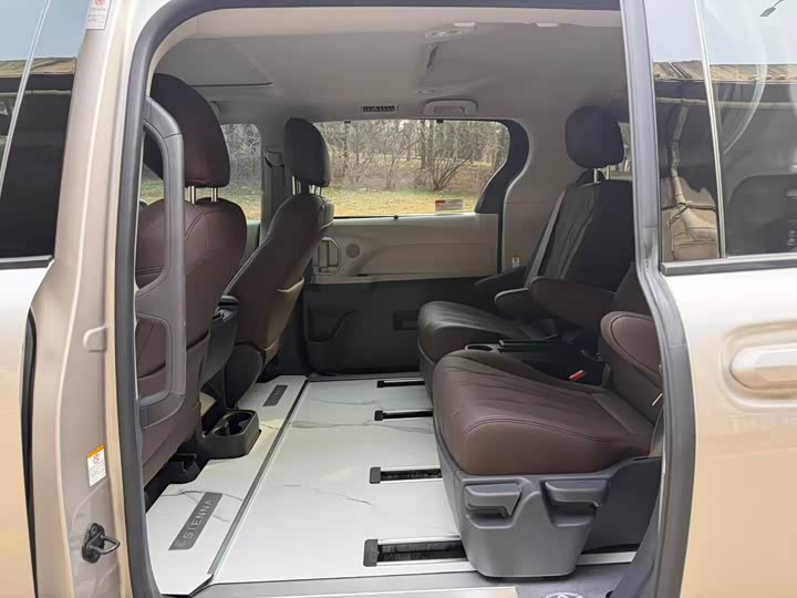 Toyota Sienna 2021 2021款 2.5L混动 舒适版