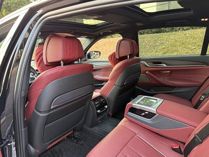 Photo 9 - BMW 5 Series