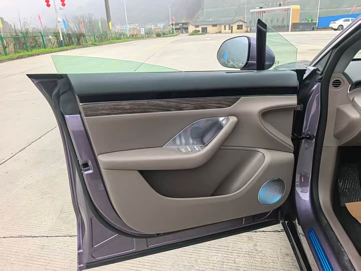 Фото 8 - Luxeed R7