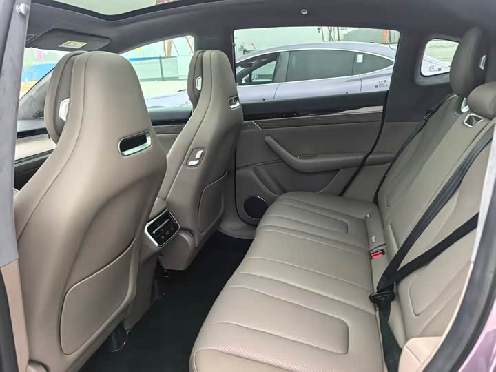 Фото 9 - Luxeed R7