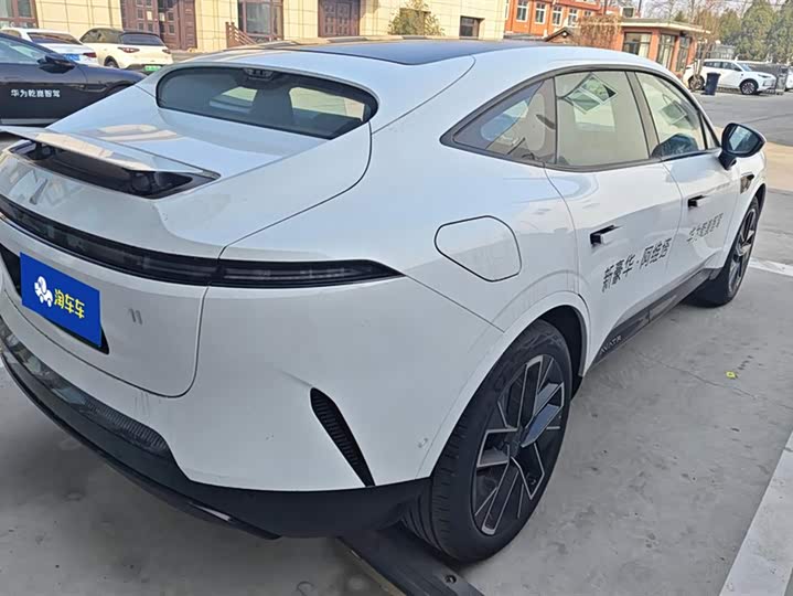 Фото 3 - Avatr 11