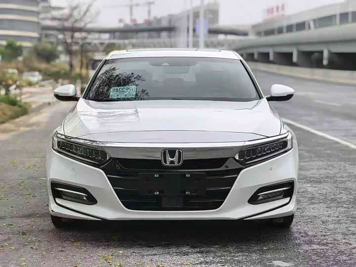 Фото 2 - Honda Accord