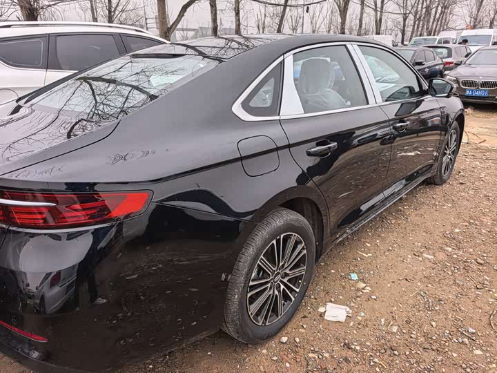 Фото 8 - Geely Preface