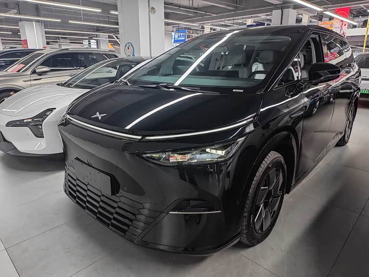 Фото 1 - XPeng X9