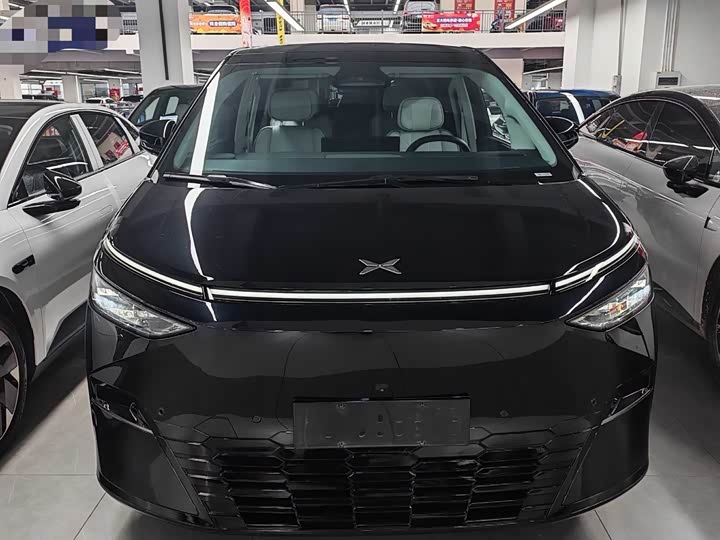 Фото 2 - XPeng X9