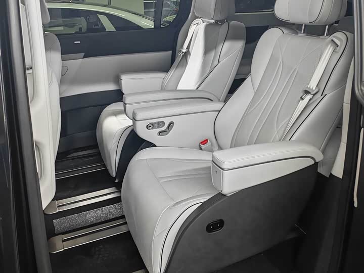 Фото 9 - XPeng X9