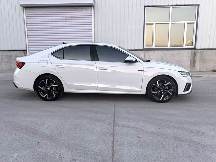 Фото 4 - Skoda Octavia Pro