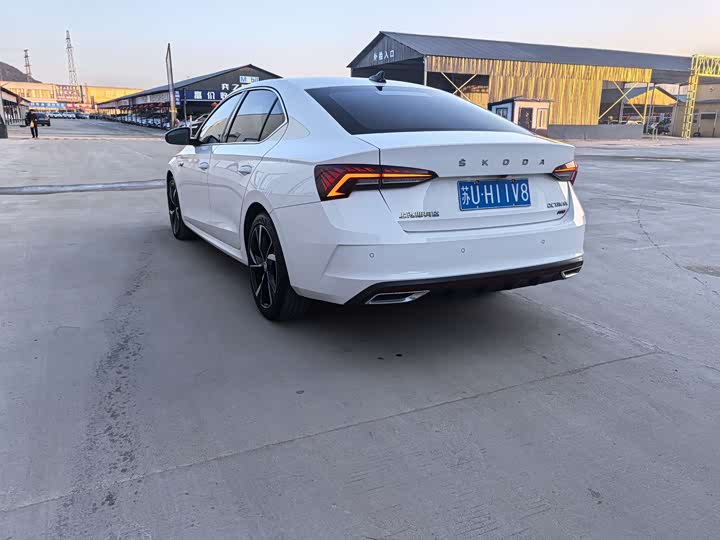 Фото 7 - Skoda Octavia Pro