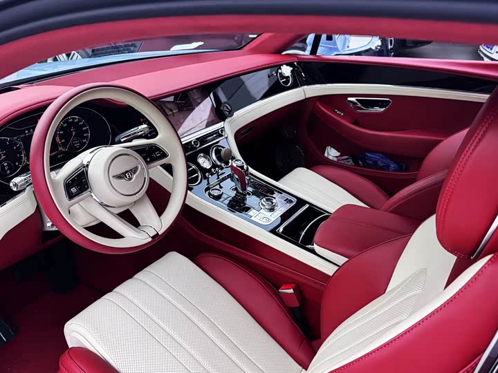 Фото 4 - Bentley Continental GT