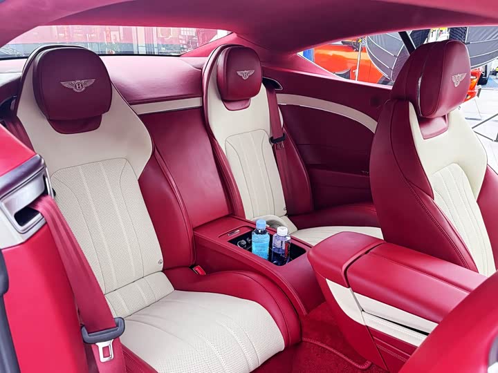 Фото 6 - Bentley Continental GT