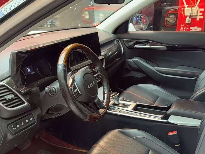 Фото 4 - Kia KX3