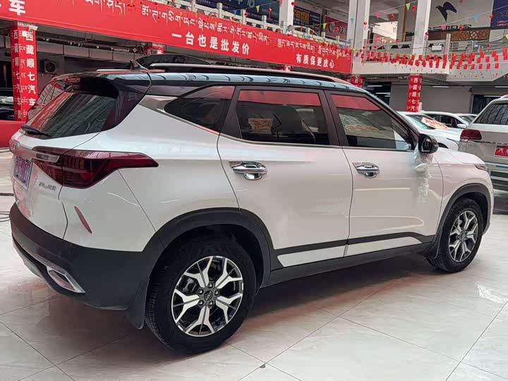 Фото 8 - Kia KX3