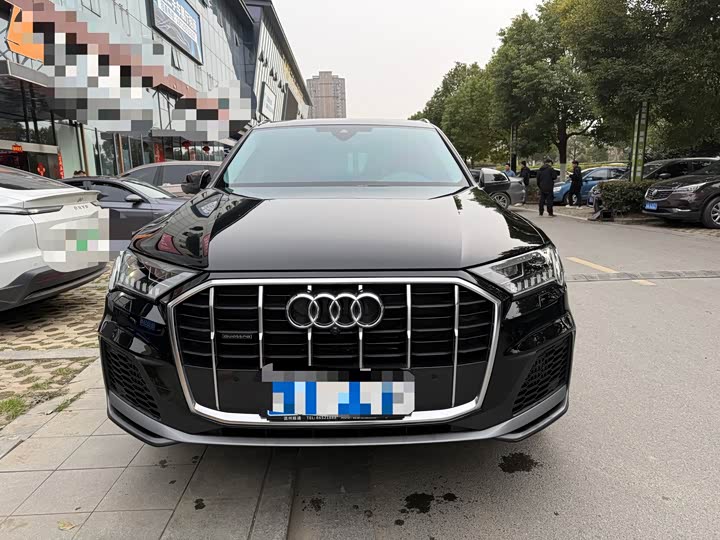 Фото 2 - Audi Q7