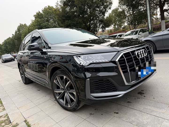 Фото 3 - Audi Q7