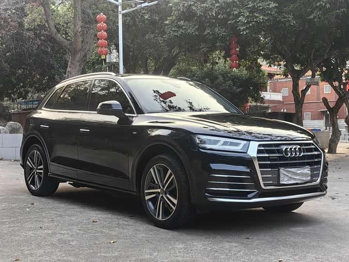 Фото 3 - Audi Q5L