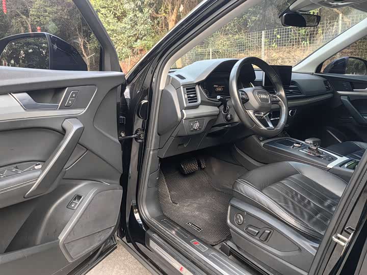 Фото 4 - Audi Q5L