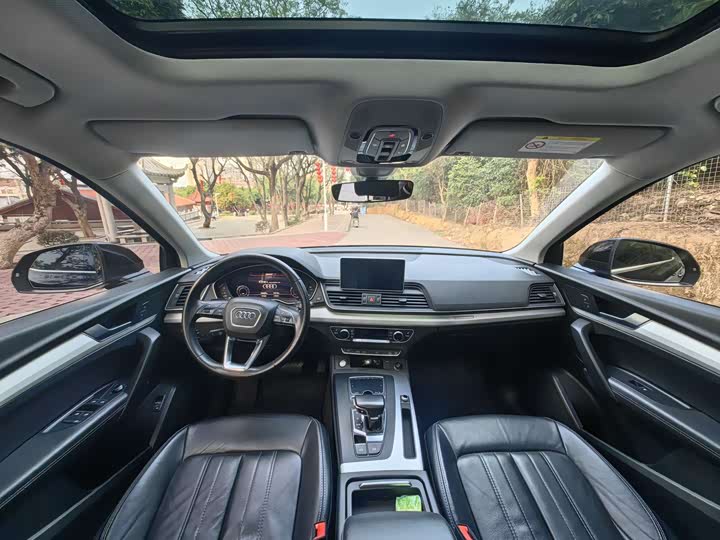 Фото 5 - Audi Q5L