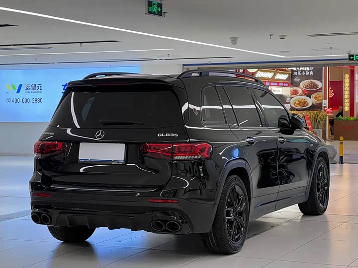 Photo 4 - Mercedes-Benz GLB-Class AMG