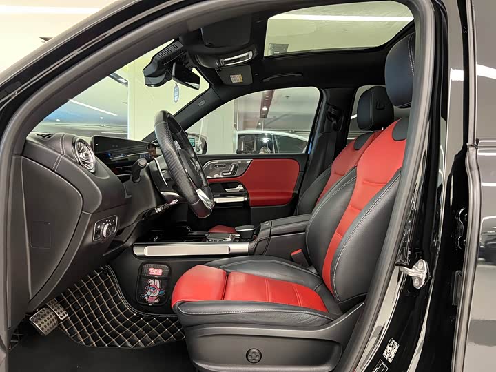 Photo 8 - Mercedes-Benz GLB-Class AMG