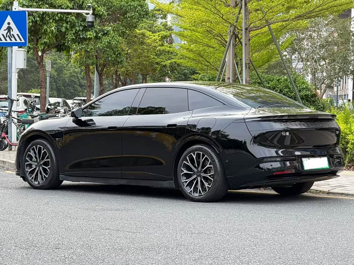 Фото 3 - Zeekr 007