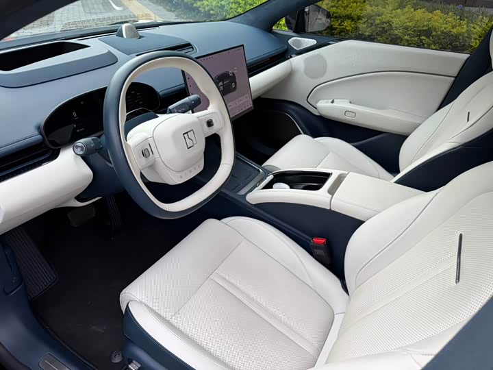 Фото 8 - Zeekr 007