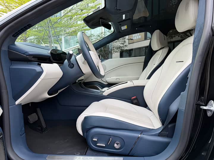 Фото 9 - Zeekr 007