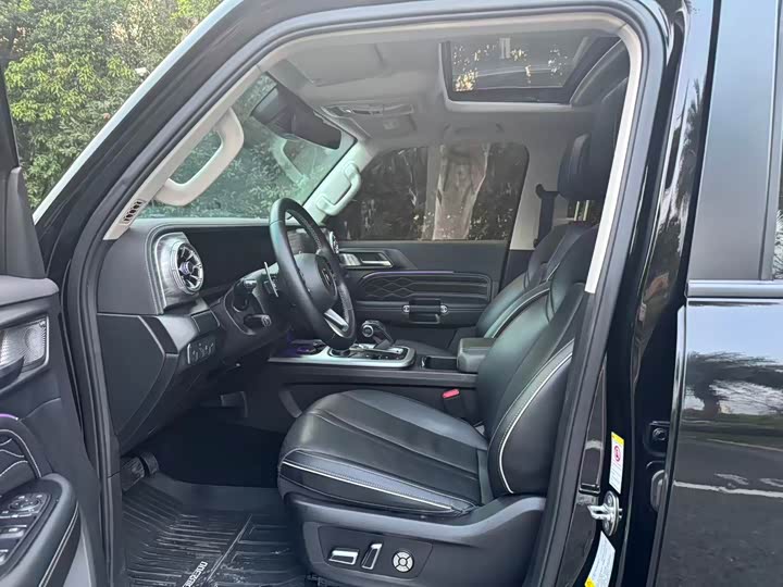 Фото 7 - Tank 300