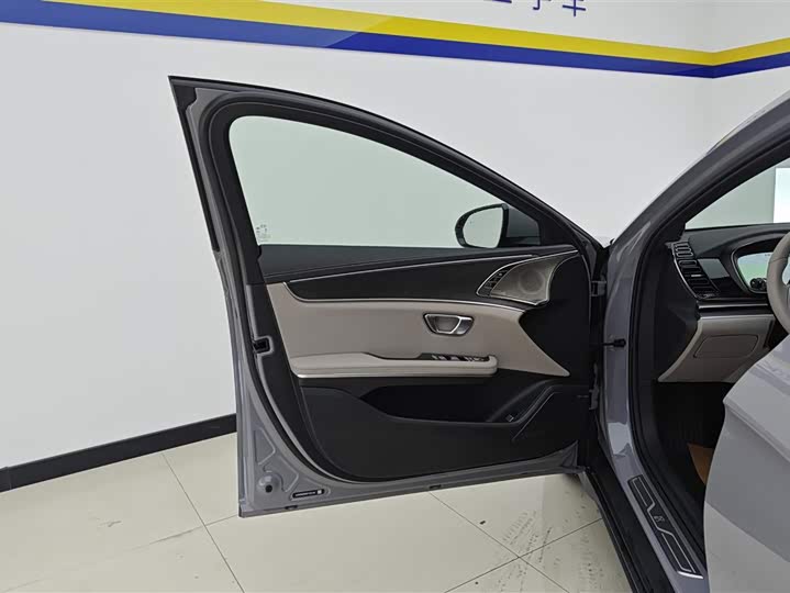 Фото 7 - BYD Han