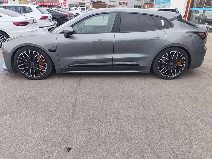 Фото 3 - Zeekr 001