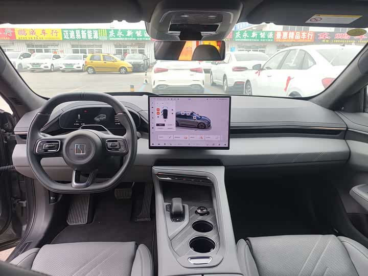 Фото 8 - Zeekr 001