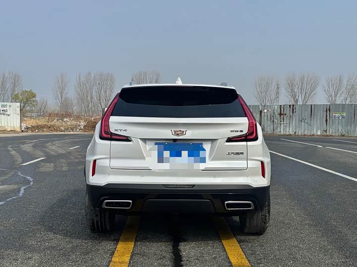 Фото 8 - Cadillac XT4