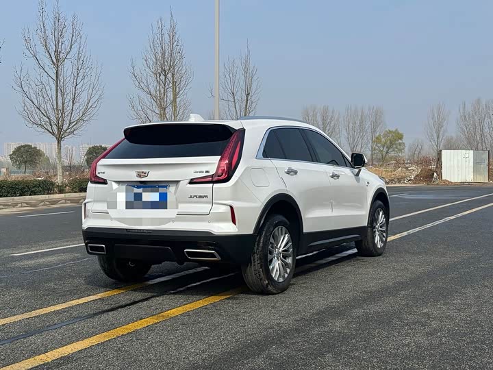 Фото 9 - Cadillac XT4
