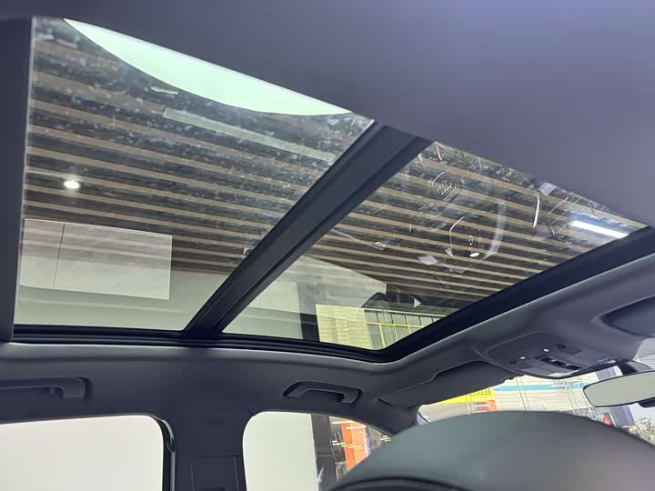 Фото 8 - Audi Q3