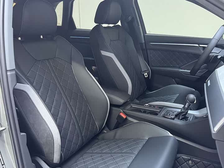 Фото 9 - Audi Q3