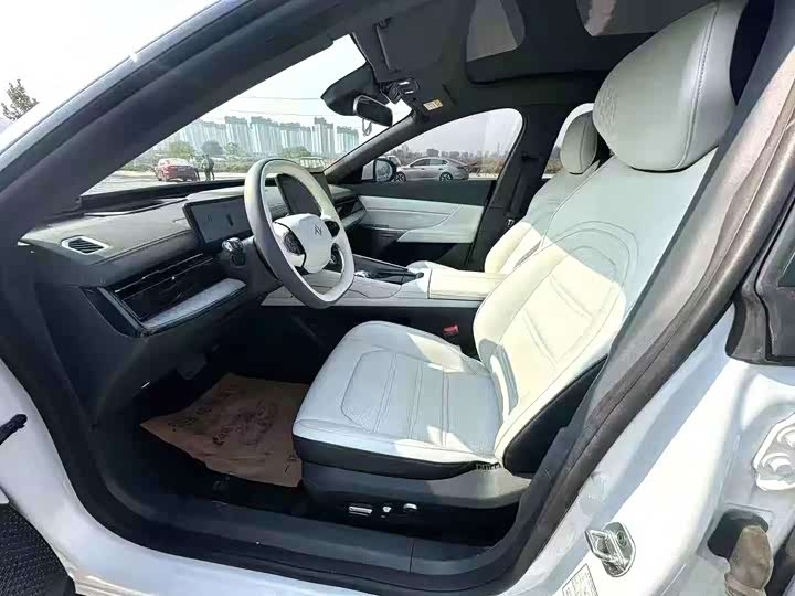 Фото 3 - Dongfeng Yipai eπ 007