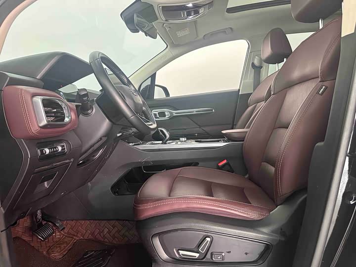 Фото 7 - Geely Okavango