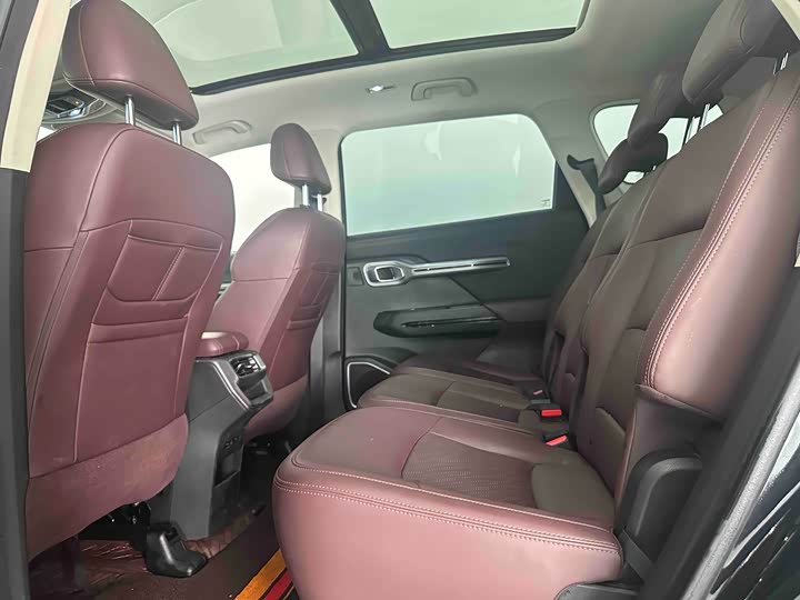 Фото 9 - Geely Okavango