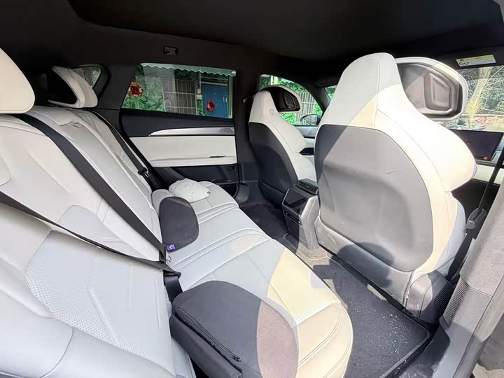 Фото 5 - Geely Jiyue 01